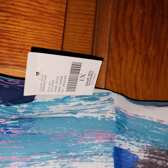 Catherine's sleeveless hamkerchief dress - Picture 3 of 9